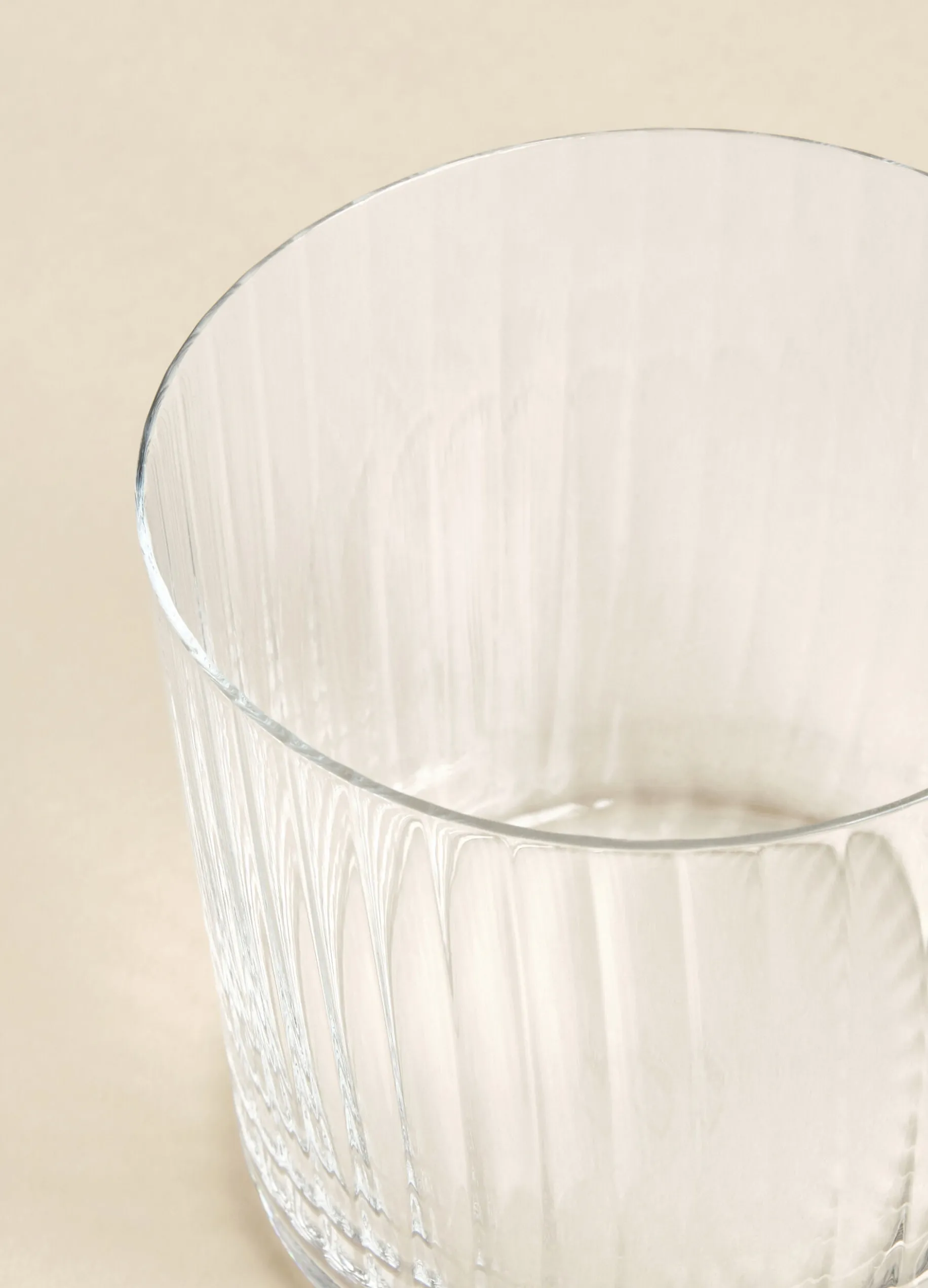 Bicchiere basso con scanalature
