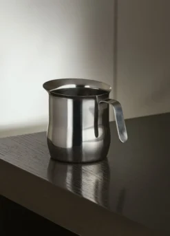 Bricco per il latte in acciaio
