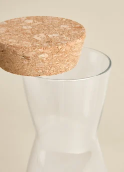 Caraffa di vetro con tappo in sughero