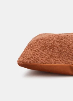 Cuscino imbottito con tessuto loop