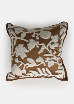 Cuscino quadrato con fiori in rilievo